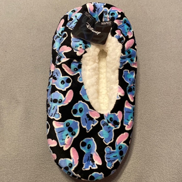 Disney Fuzzy Babba Slipper Socks - Picture 1 of 2